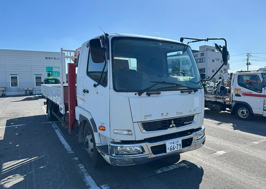 MITSUBISHI FUSO FIGHTER CRANE TRUCK