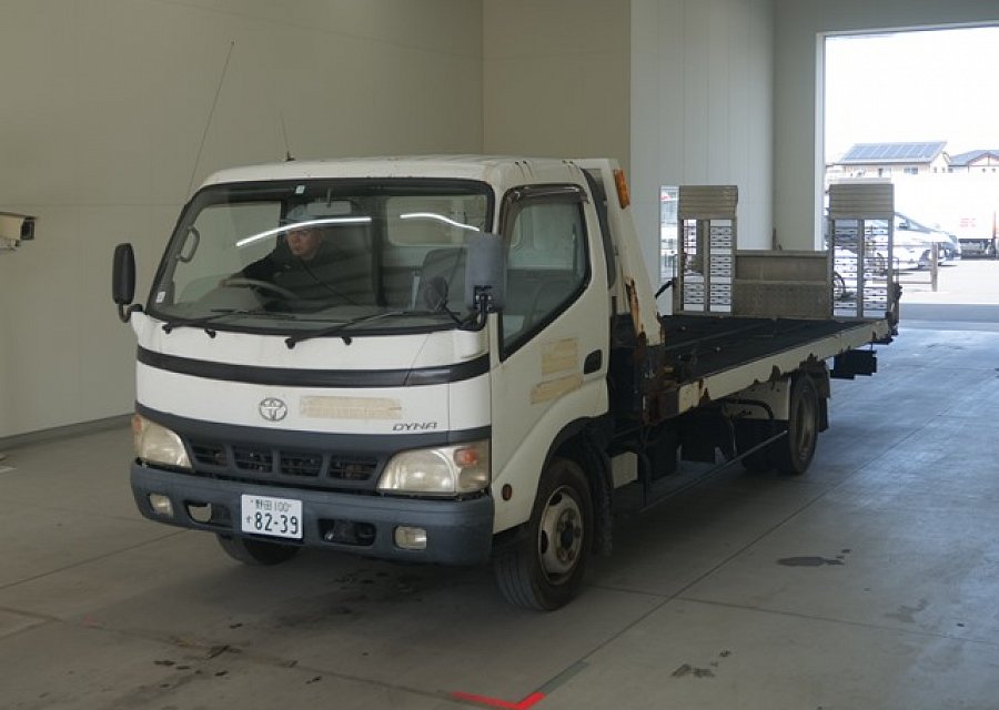 TOYOTA DYNA CAR CARRIER