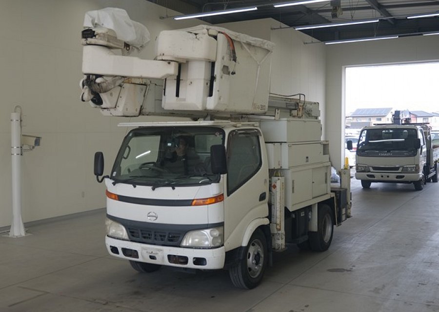 HINO DUTRO MANLIFT TRUCK