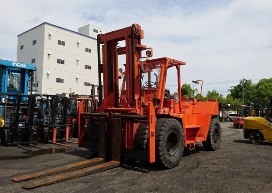 TCM FD200Z4 (20TON) FORKLIFT